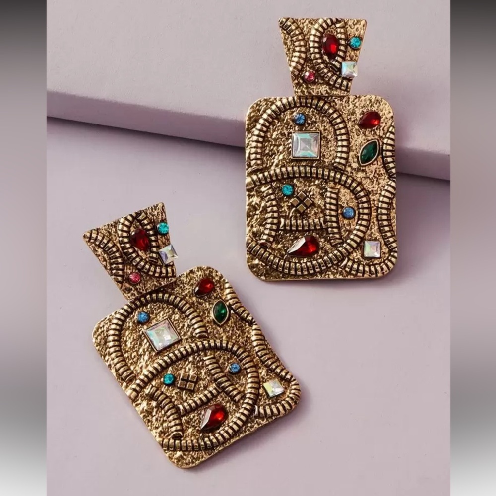 Gilded Chaos Gemstone Drop Earrings NEW 🏷️